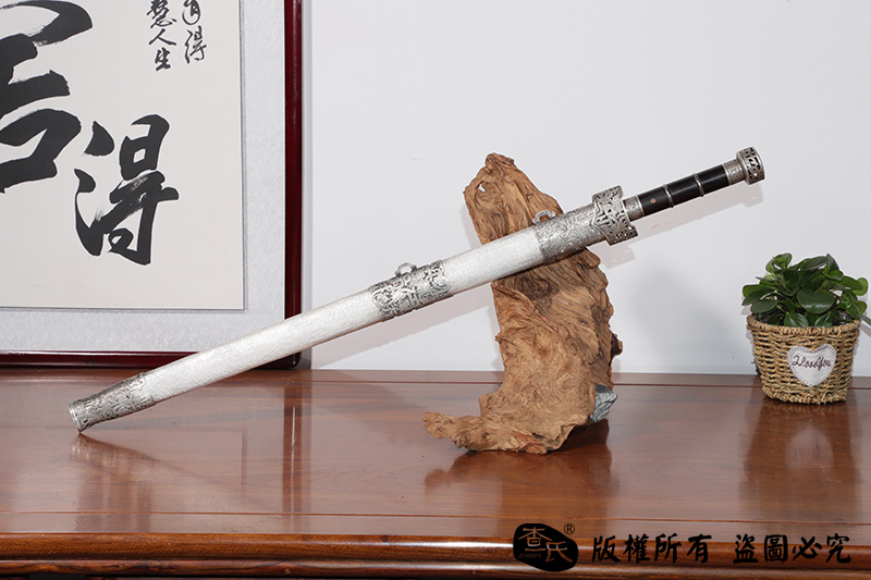 陨铁承影剑 查长伟作品