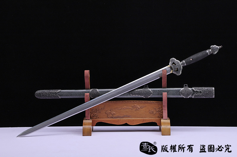 玄铁大清圣剑 查长伟作品